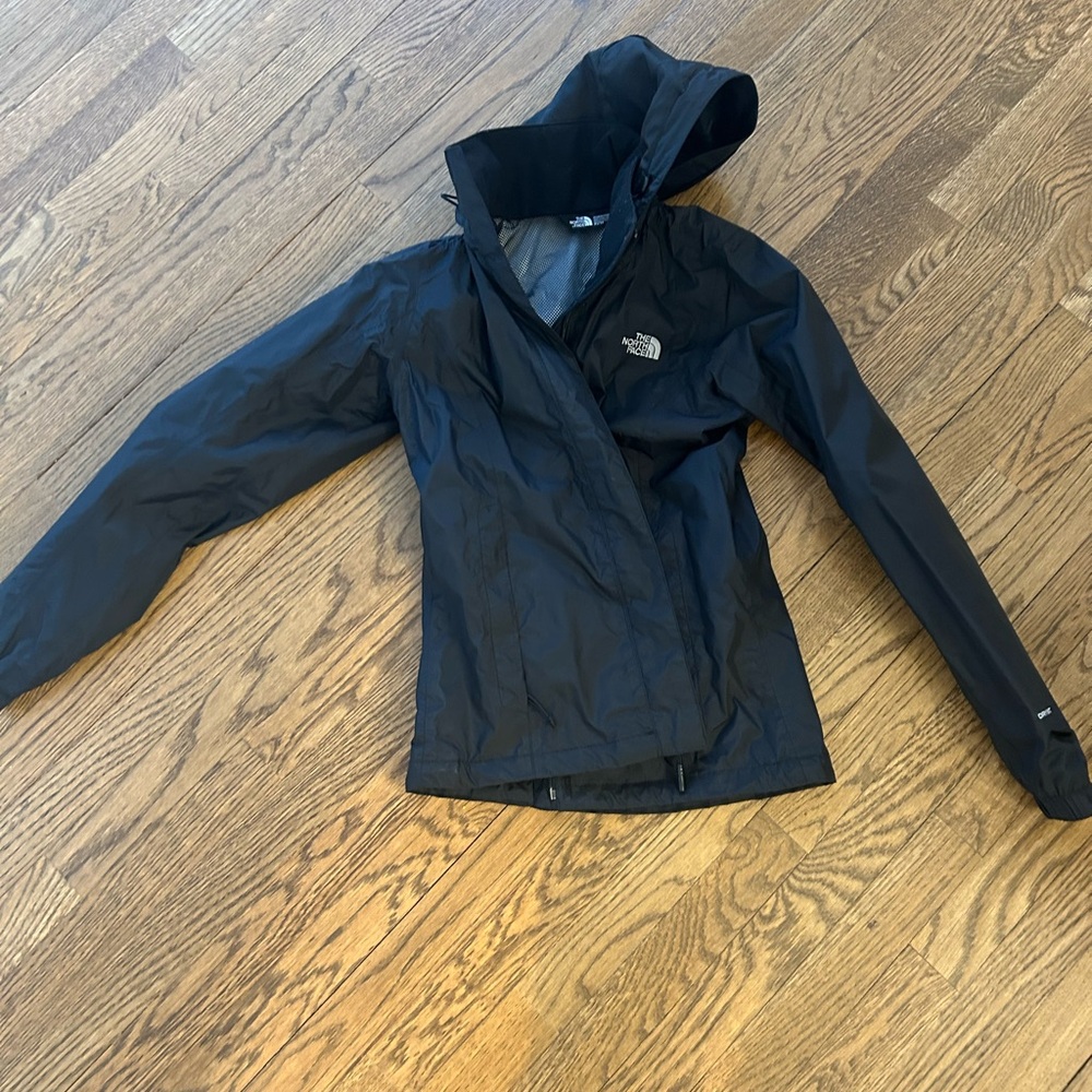 The North Face Women's Black water resistant light weight Jacket